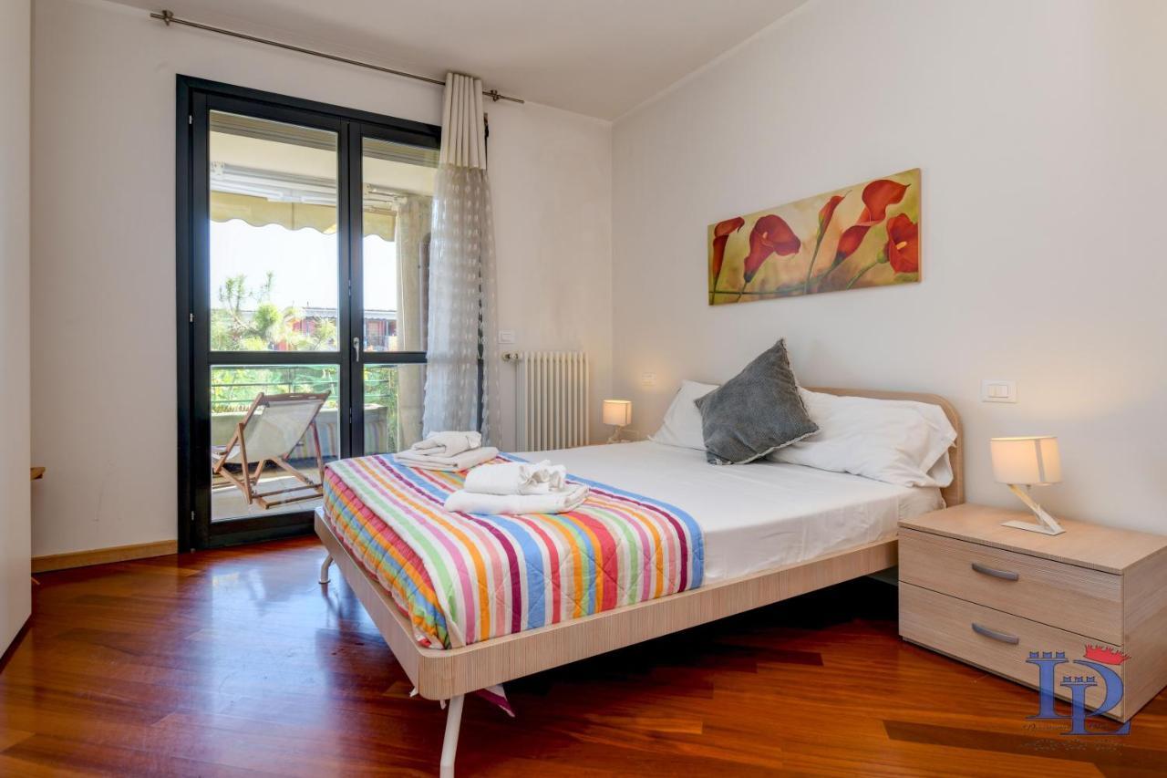 Desenzanoloft Official Partner Marriott Homes & Villas -Butterfly And 5 Pools Family Apartment Desenzano del Garda Exterior foto